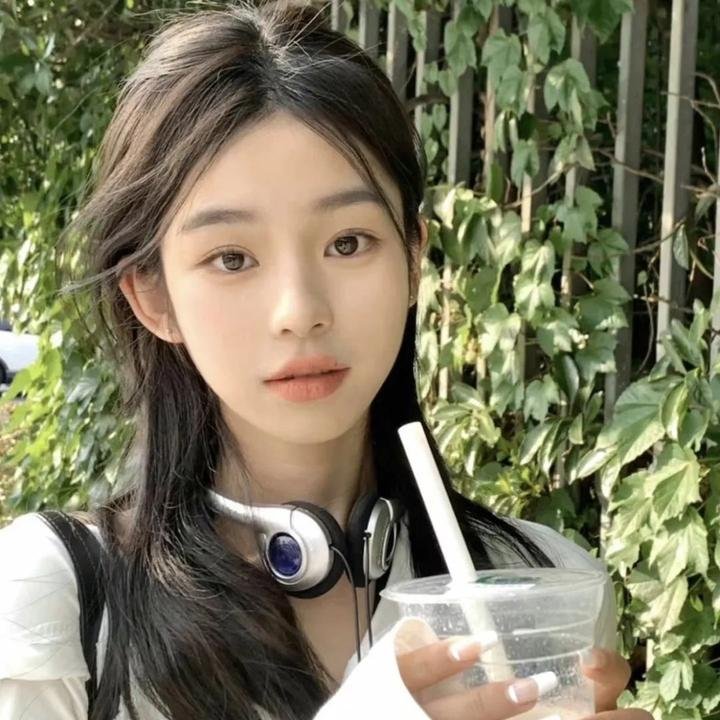 震惊，闪婚年下总裁竟是首富大佬